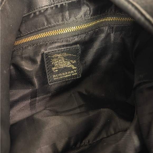 Burberry Hillgate Leather Hobo Bag - Picture 10 of 11